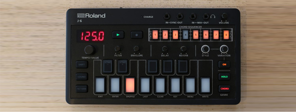 Roland AIRA Compact J-6